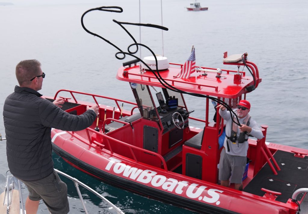 Boat towing service operating in Newport Beach providing rapid marine support.